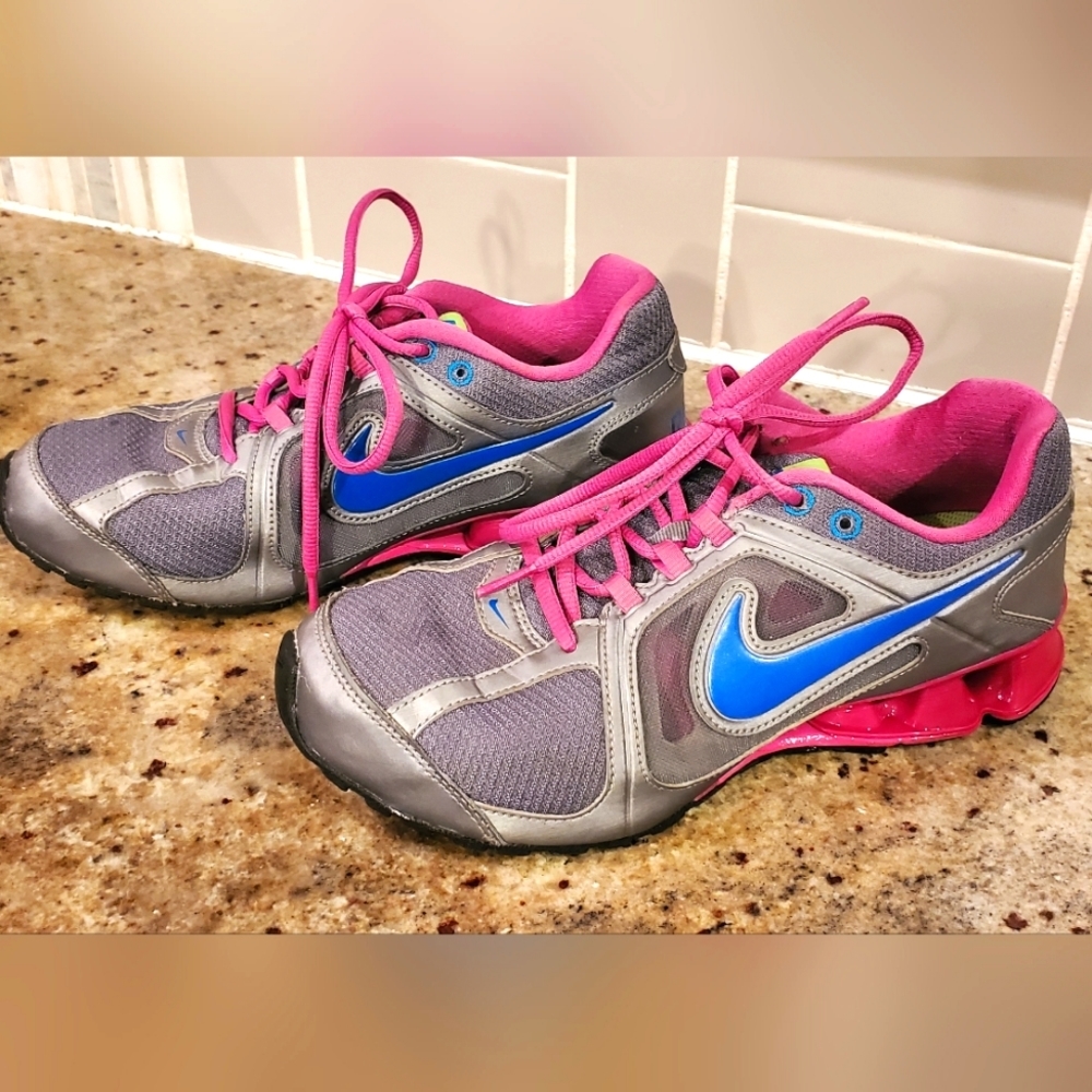Nike REAX Run 8 athletic‎ shoes, Size 6.5, Silver and Purple